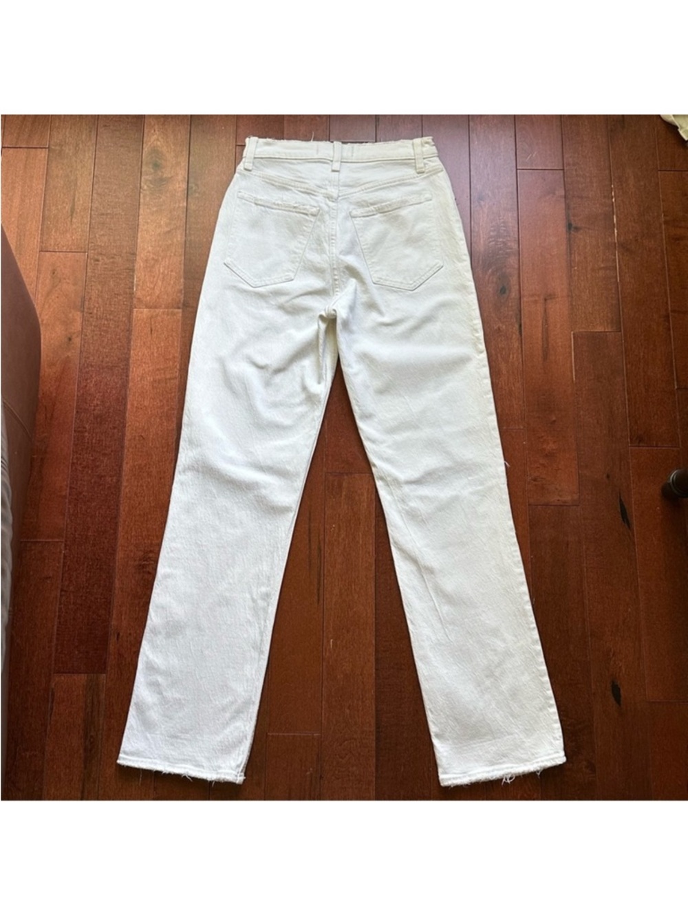 Abercrombie & Fitch White Straight-Leg Ripped Jeans - Picture 8 of 9